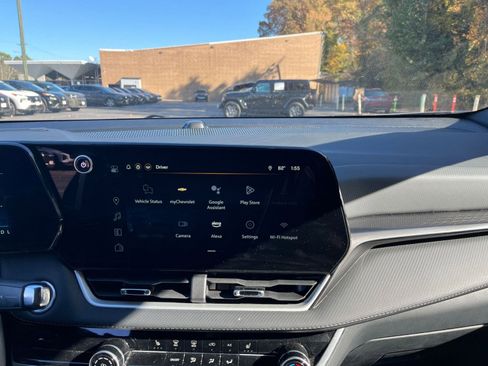 Used 2025 Chevrolet Equinox LT image 18