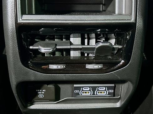 Used 2025 Jeep Grand Cherokee Altitude RWD image 23