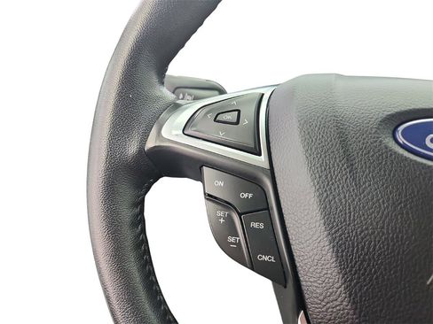 Used 2024 Ford Edge SEL image 33