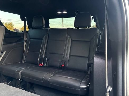 Used 2021 GMC Yukon SLT w/ SLT Luxury Plus Package AWD/4WD image 38