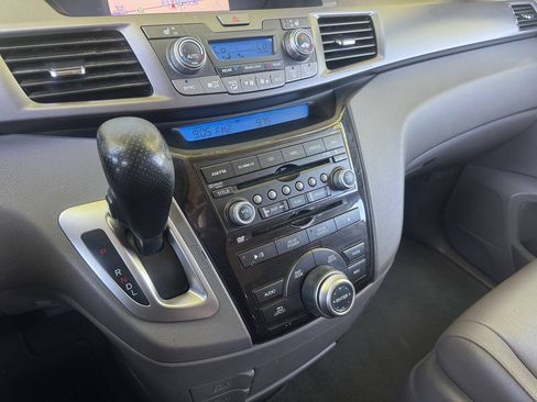 Used 2013 Honda Odyssey Touring Elite image 17