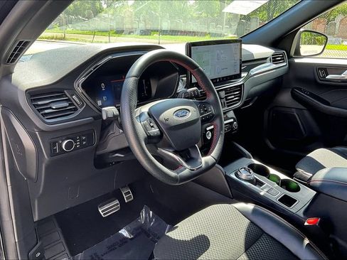 Used 2024 Ford Escape ST-Line w/ Tech Pack #1 AWD/4WD image 13