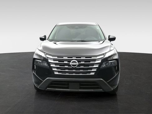 Used 2024 Nissan Rogue SV AWD/4WD image 3