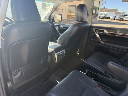 Used 2017 Lexus GX 460 Luxury image 16