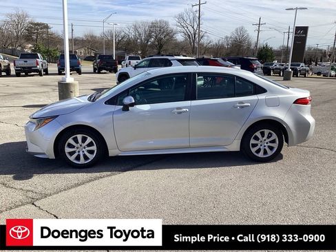 Used 2024 Toyota Corolla LE image 4