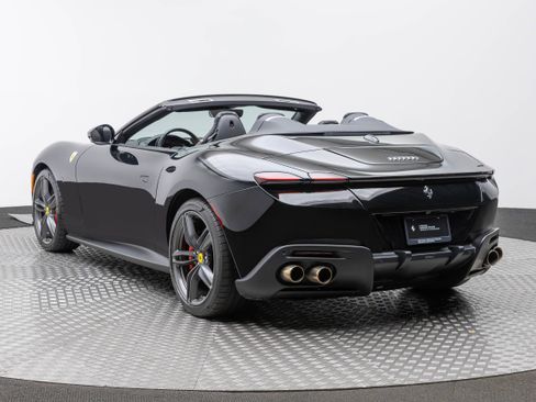 Used 2025 Ferrari Roma Spider RWD image 3