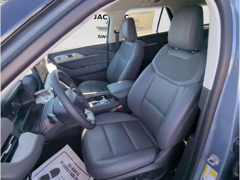 New 2026 Ford Explorer Active w/ Active Comfort Package RWD image 11