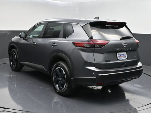 Used 2026 Nissan Rogue SV w/ SV Premium Package AWD/4WD image 5