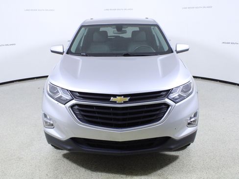 Used 2018 Chevrolet Equinox LT image 2
