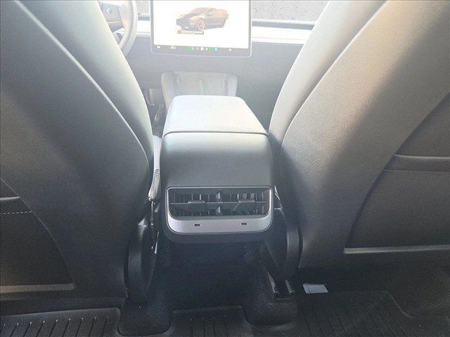 Used 2025 Tesla Model Y Long Range AWD/4WD image 19