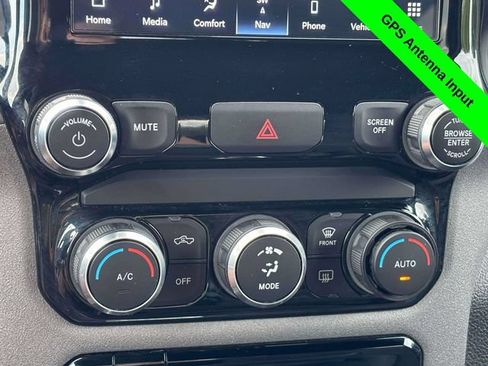 Used 2024 RAM 2500 Tradesman w/ Chrome Appearance Group AWD/4WD image 21