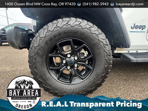 Used 2024 Jeep Wrangler Willys image 23