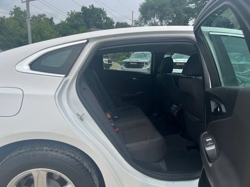 Used 2023 Chevrolet Malibu LS FWD image 31