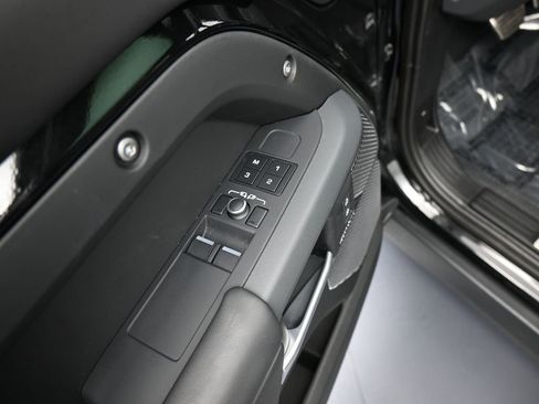 Used 2023 Land Rover Defender 90 X image 14