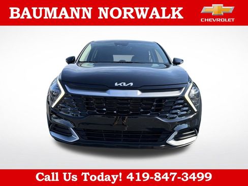 Used 2025 Kia Sportage EX FWD image 2