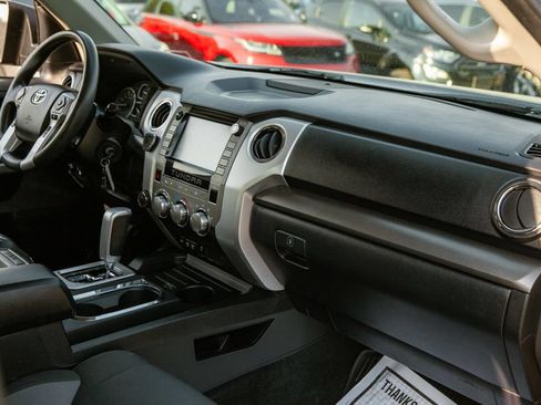 Used 2020 Toyota Tundra SR5 w/ SR5 Upgrade Package AWD/4WD image 11