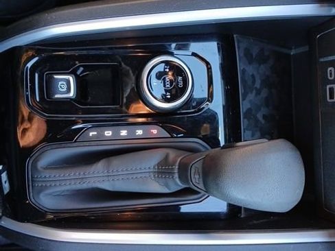 Used 2024 Chevrolet Colorado Trail Boss image 41