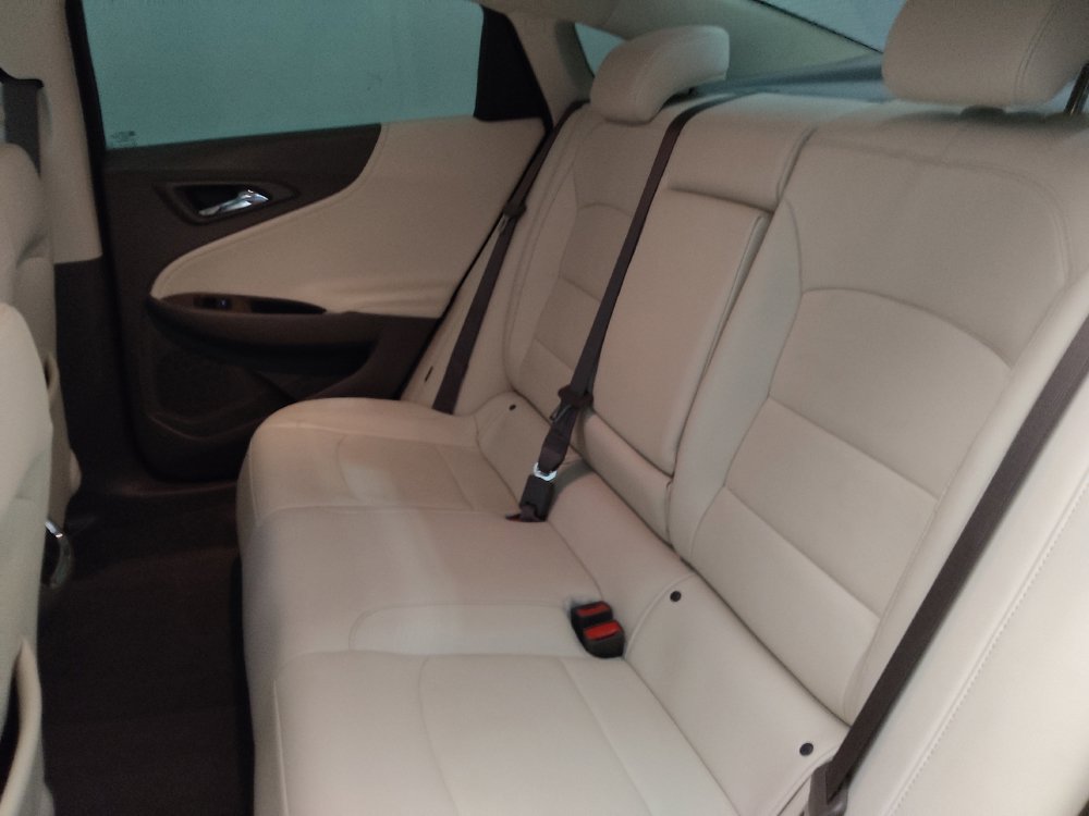 Used 2020 Chevrolet Malibu LT w/ Leather Package FWD image 18
