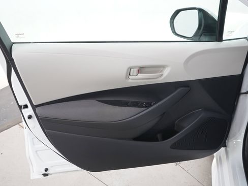 Used 2026 Toyota Corolla LE w/ LE Premium Package FWD image 18