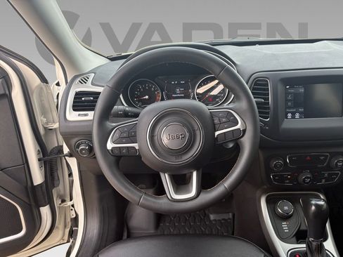 Used 2021 Jeep Compass Latitude image 10