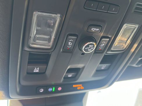 Used 2021 Cadillac Escalade ESV Sport Platinum image 19