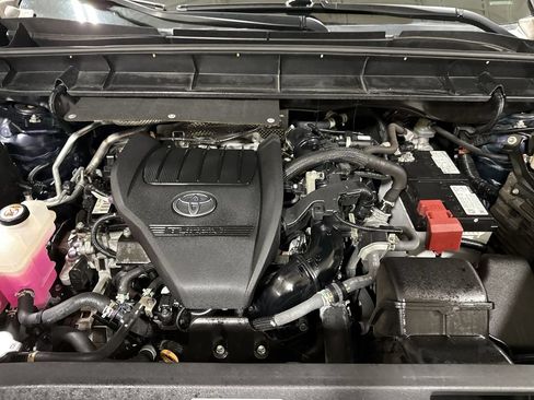 Used 2023 Toyota Highlander LE FWD image 25