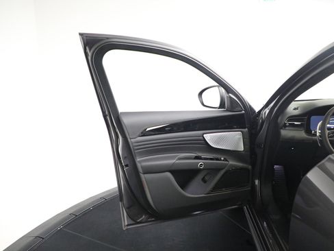 New 2024 Maserati Grecale GT image 35