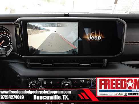 New 2025 Jeep Gladiator Sport image 20