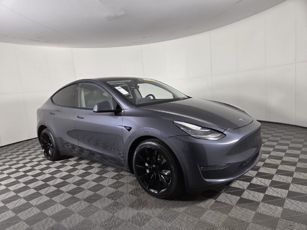 Used 2023 Tesla Model Y AWD image 35