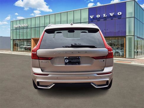 Used 2025 Volvo XC60 B5 Core image 28