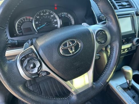 Used 2014 Toyota Camry SE FWD image 9