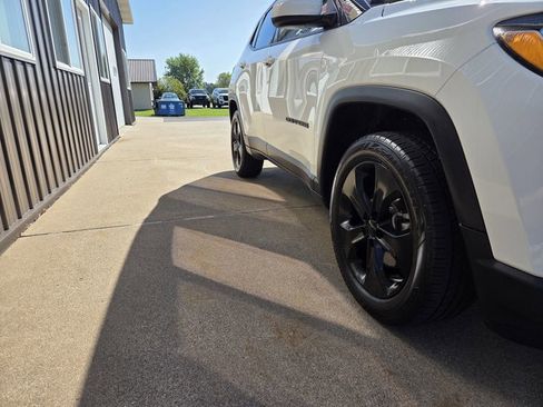 Used 2020 Jeep Compass Latitude AWD/4WD image 13