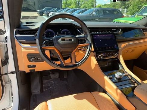 Used 2025 Jeep Grand Cherokee L Summit AWD/4WD image 18