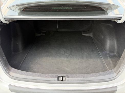 Used 2024 Toyota Corolla LE FWD image 12
