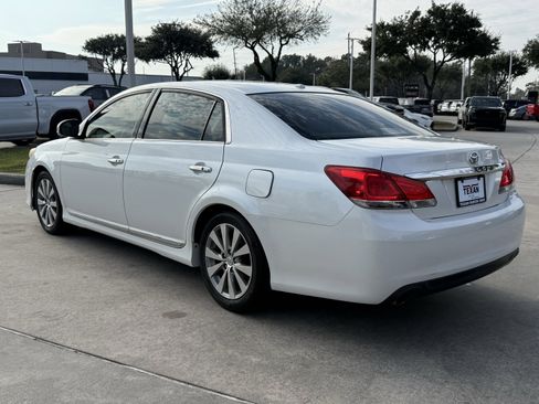 Used 2012 Toyota Avalon Limited image 7