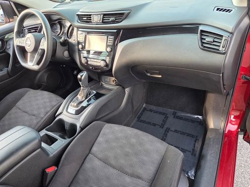 Used 2020 Nissan Rogue Sport SV image 16