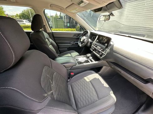 Used 2023 Nissan Pathfinder S AWD/4WD image 37
