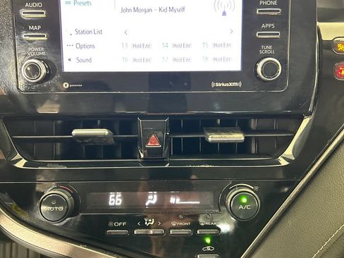 Used 2021 Toyota Camry SE FWD image 14