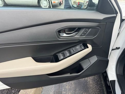 Used 2025 Honda Accord Touring image 11