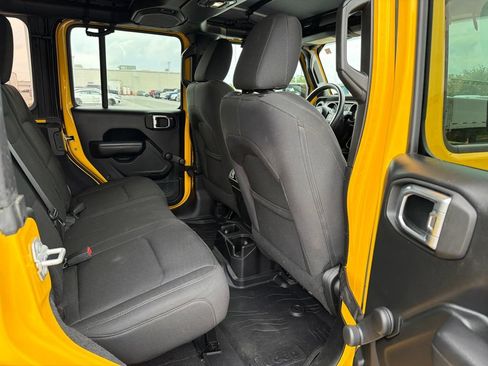 Used 2018 Jeep Wrangler Unlimited Sport AWD/4WD image 11