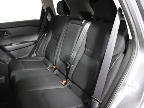 Used 2024 Nissan Rogue S FWD image 18
