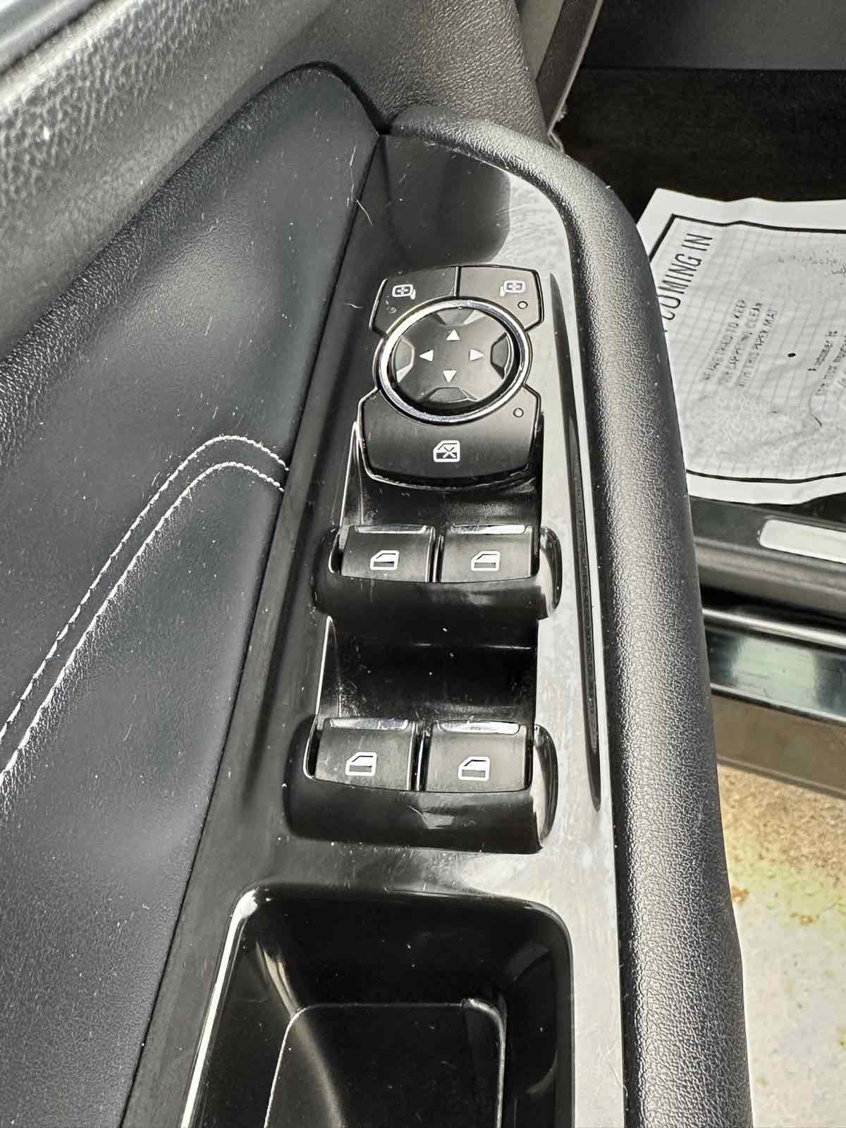 Used 2018 Ford Edge Titanium AWD/4WD image 25