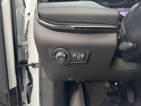 Used 2025 Jeep Compass Latitude w/ Convenience Group image 28