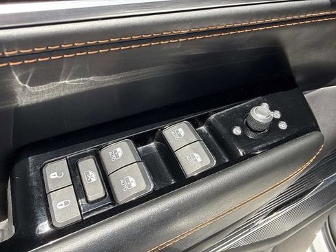 Used 2022 Jeep Grand Wagoneer Series III w/ Rear Seat Video Group 1 AWD/4WD image 26