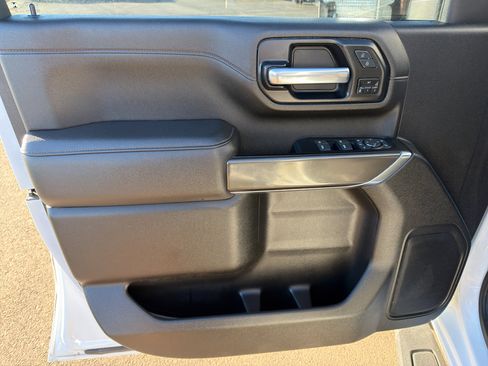 Used 2022 GMC Sierra 2500 AT4 image 13