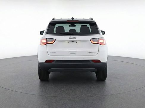 Used 2025 Jeep Compass Limited image 7