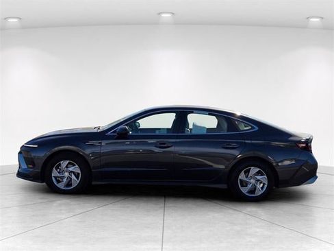 Certified 2025 Hyundai Sonata SE image 7