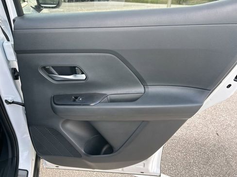New 2026 Nissan Kicks SR FWD image 44