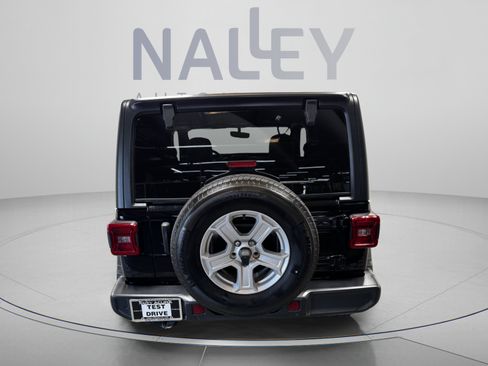 Used 2022 Jeep Wrangler Sport AWD/4WD image 4