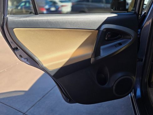 Used 2011 Toyota RAV4 4WD image 28